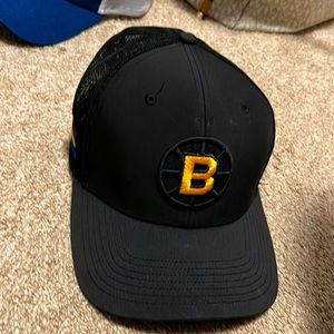 Boston bruins hat - SnapBack